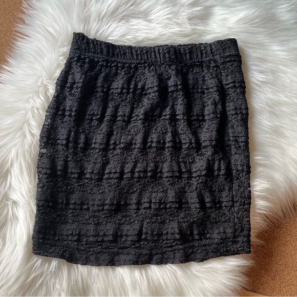 XSmall Black Lace Mini Skirt - Picture 2 of 4